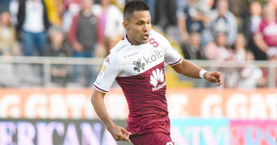 “Quiero demostrar por qué estoy acá, por qué he ganado tantas cosas a través de mi carrera, estoy a tres goles de llegar a los 100 y creo que eso habla mucho”, dijo Jairo Arrieta previo al inicio del Clausura. Saprissa/La República