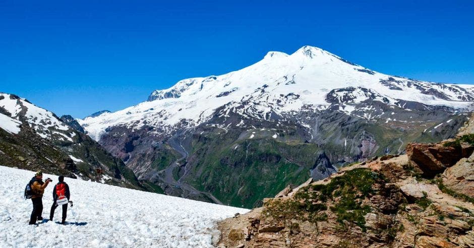 El monte Elbrús es un volcán inactivo que lo componen dos grandes cúpulas. Shutterstock/La República