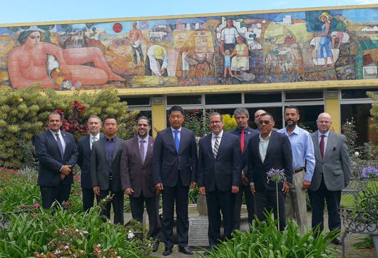 El Embajador Tang Heng con funcionarios costarricenses.