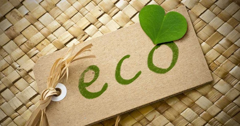 Una etiqueta con la palabra eco