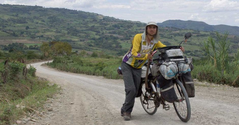 “El ciclista colabora con el tráfico, es un carro menos en la vía, no quita espacio”. Cortesía/La República