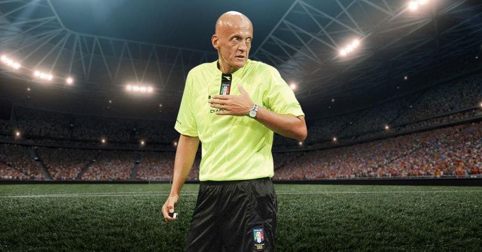 Pierluigi Collina: ¿se lo imaginan dándoles lecciones a nuestros silbateros?