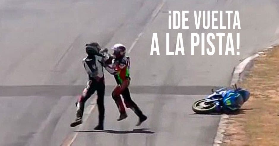 Ambos pilotos que protagonizaron la pelea serán sancionados por dos años. CRF Motors/La República