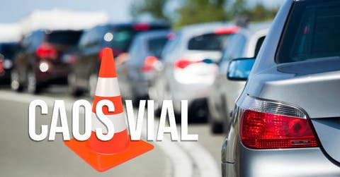 Tráileres estacionados en  terminal de contenedores en Limón provocaron largas filas de autos. Elaboración propia/La República