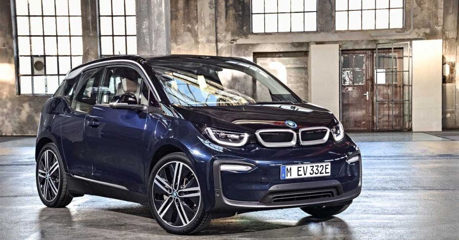 El BMW i3, 100% eléctrico, desarrolla 150 km/h y tiene una autonomía de 380 km. BMW/La República