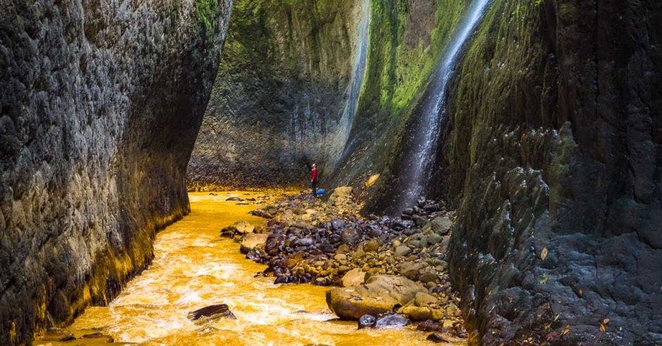 Estrecho El dorado mide 3,8 kilómetros con paredes de más de 50 metros de altura. Cataratas y Leyendas/La República