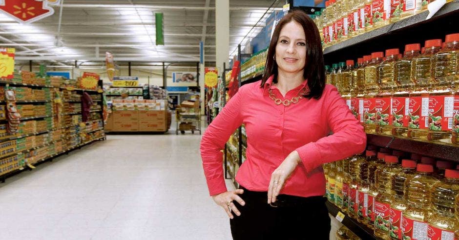 Mariela Pacheco en pasillo de supermercado