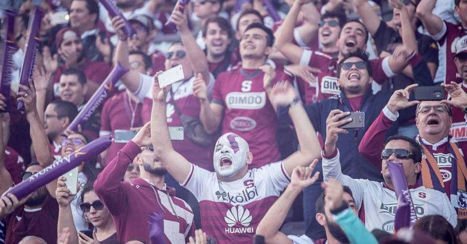 Los morados acompañaron al Monstruo en el Estadio Saprissa. Saprissa/La República