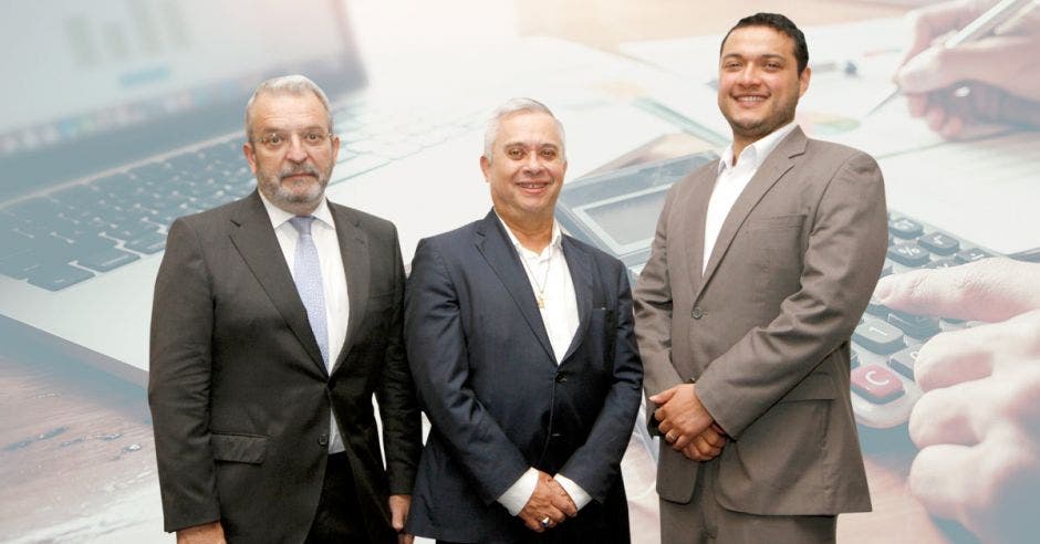 Ignasi Fuster, Carlos Camacho y Eduardo Vargas presentaron la plataforma el pasado martes. Esteban Monge/La República