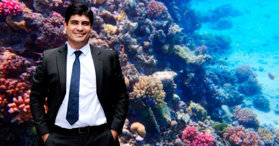 Carlos Alvarado