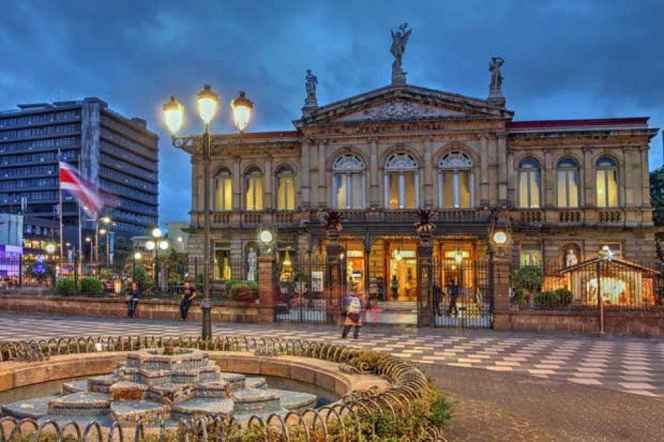 fachada del teatro nacional