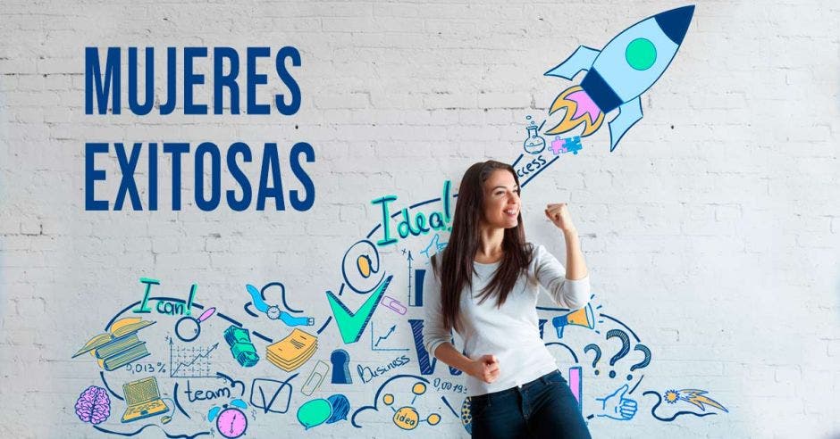 Una mujer con figuras de ideas y cohetes a su espalda y la palabra mujeres exitosas