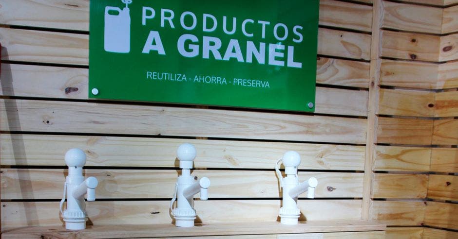 tubos que dispensan productos