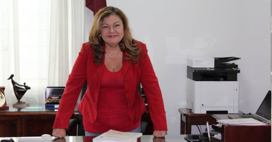 Elizabeth Briceño, presidenta del Instituto Costarricense de Ferrocarriles.