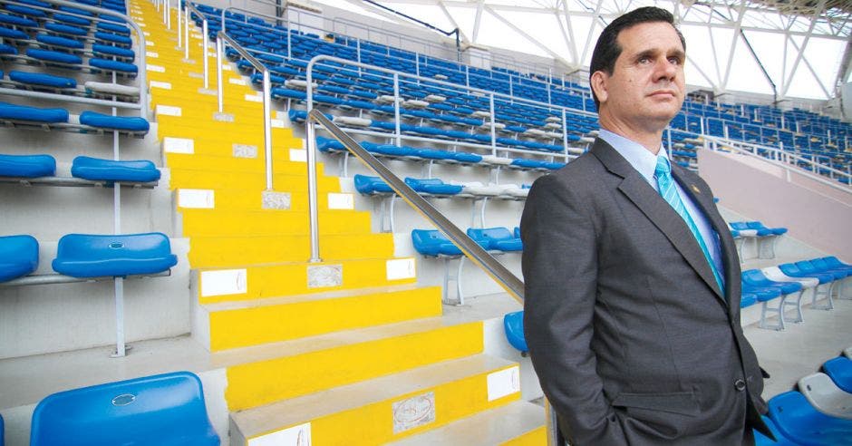 Hernán Solano en el estadio nacional