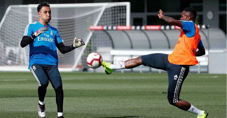 Keylor Navas y Vinicius en entrenamiento