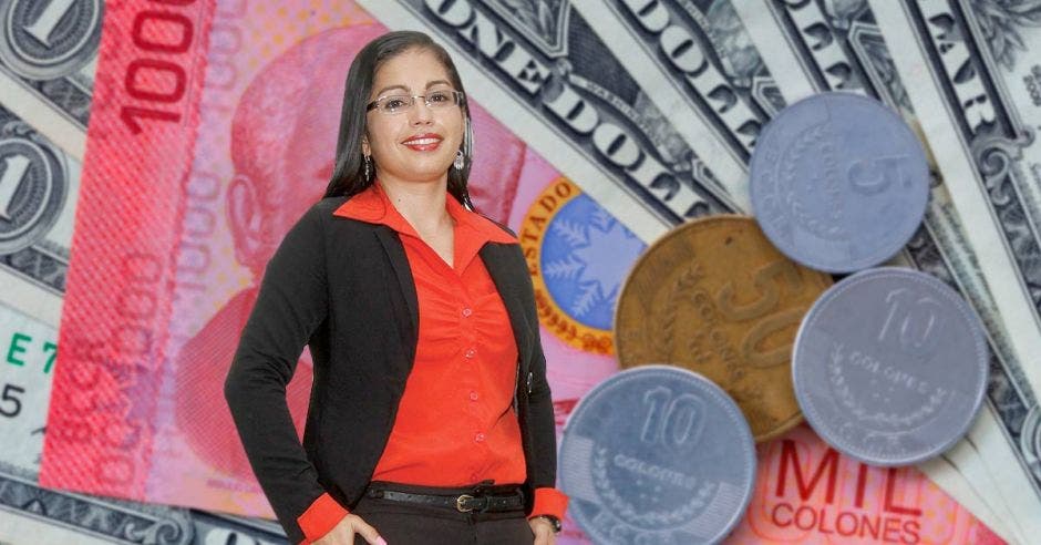 Monedas, billetes, Roxana Morales