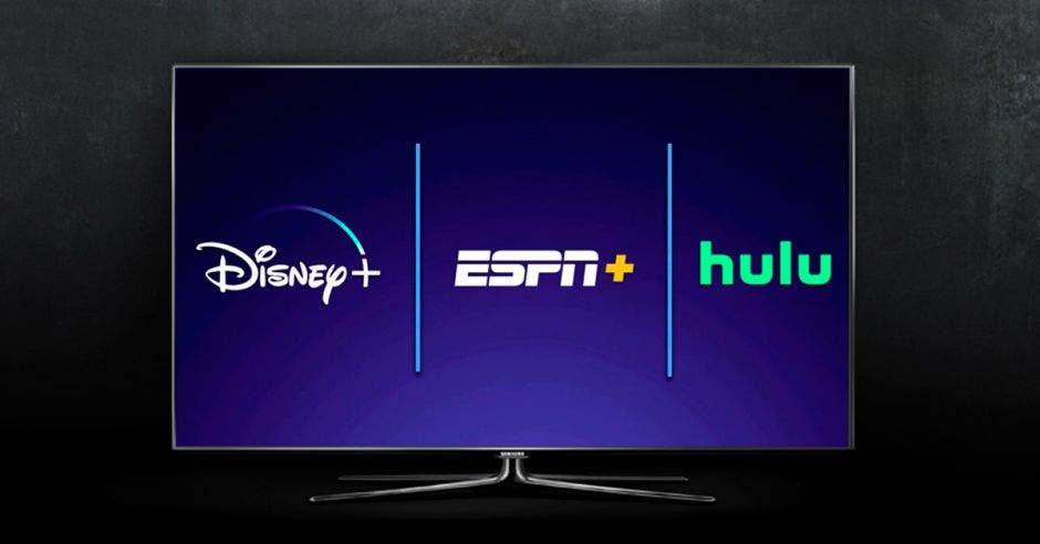 Un televisor con las marcas Disney, ESPN y Hulu