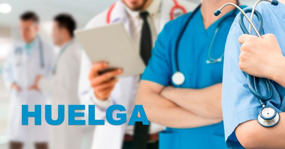 Médicos reunidos y la palabra huelga