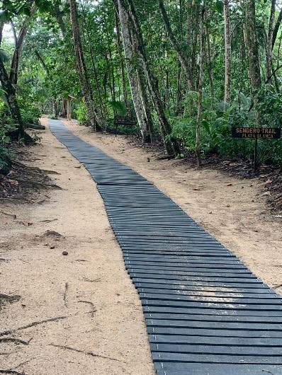 Una silla de ruedas como señal de accesibilidad