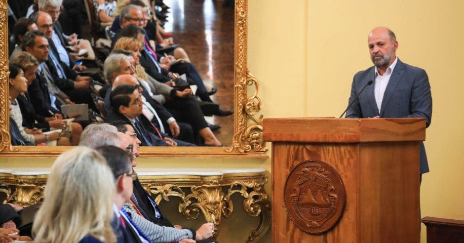 Carlos Manuel Rodríguez, ministro de Ambiente y Energía, durante el lanzamiento del evento