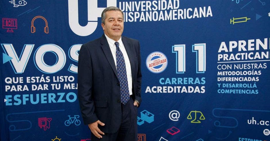 Marco Urbina en la Universidad Hispanoamericana