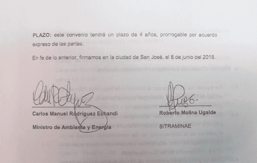 Firma de Carlos Manuel Rodríguez, ministro de Ambiente y Energía y  Roberto Molina, líder del sindicato de Minae