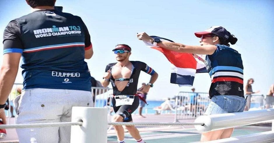 Ernesto Espinoza en el mundial de triatlón Francia