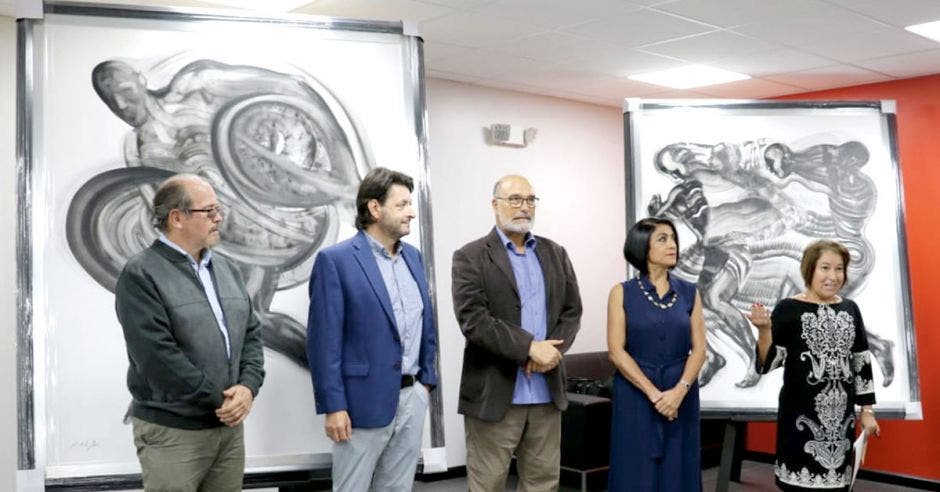 En la foto, José Carlos Chinchilla, presidente del Consejo Universitario, Miguel Hernández, Alberto Salom, rector, Ana Hernández, rectora adjunta, y Sara González, directora de la oficina de Relaciones Públicas de la UNA. Cortesía/La República