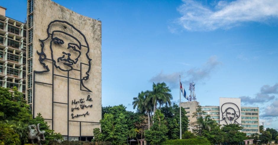 Fachada de edificio cubano