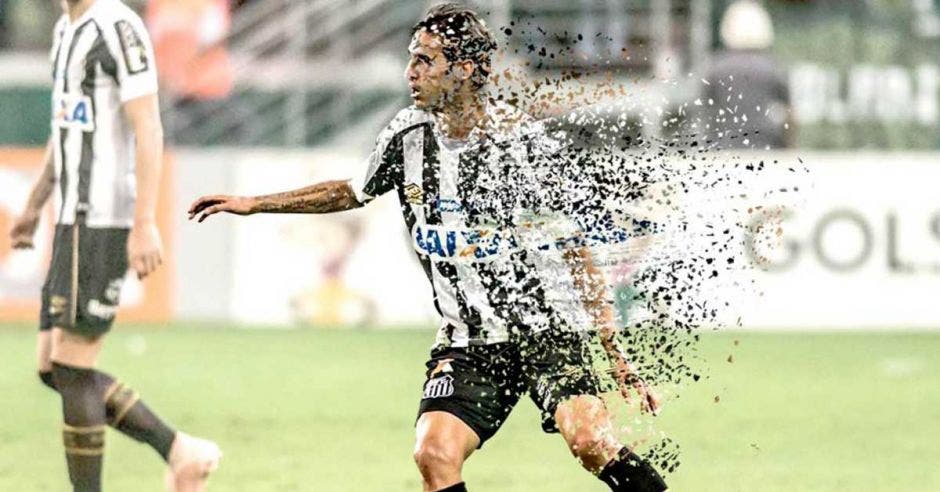 bryan ruiz desaparece al mejor estilo de thanos