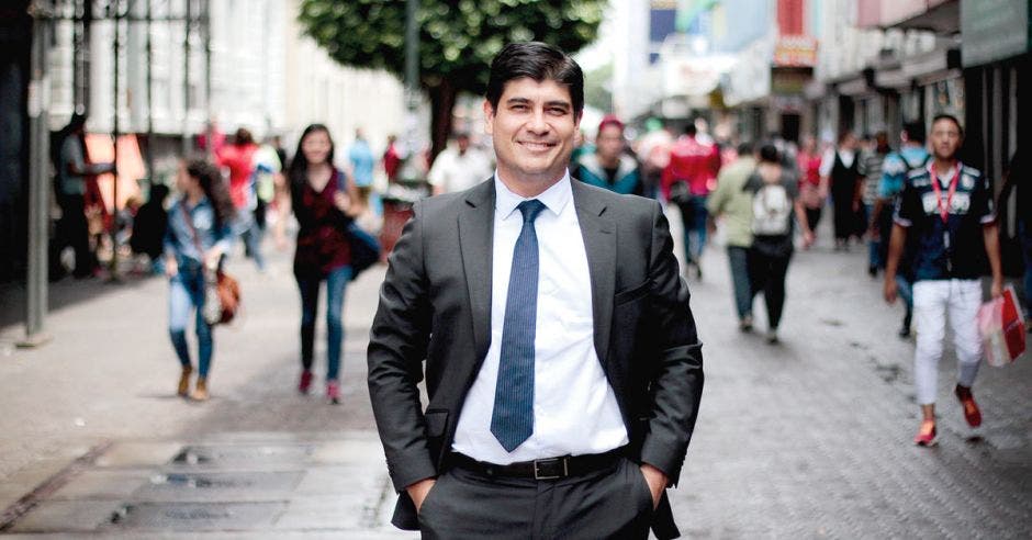 Carlos Alvarado