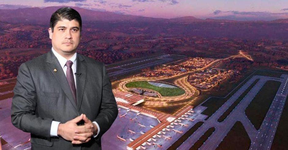 El presidente Carlos Alvarado anunció un nuevo estudio y un plan maestro para definir el futuro del aeropuerto. Archivo / La República