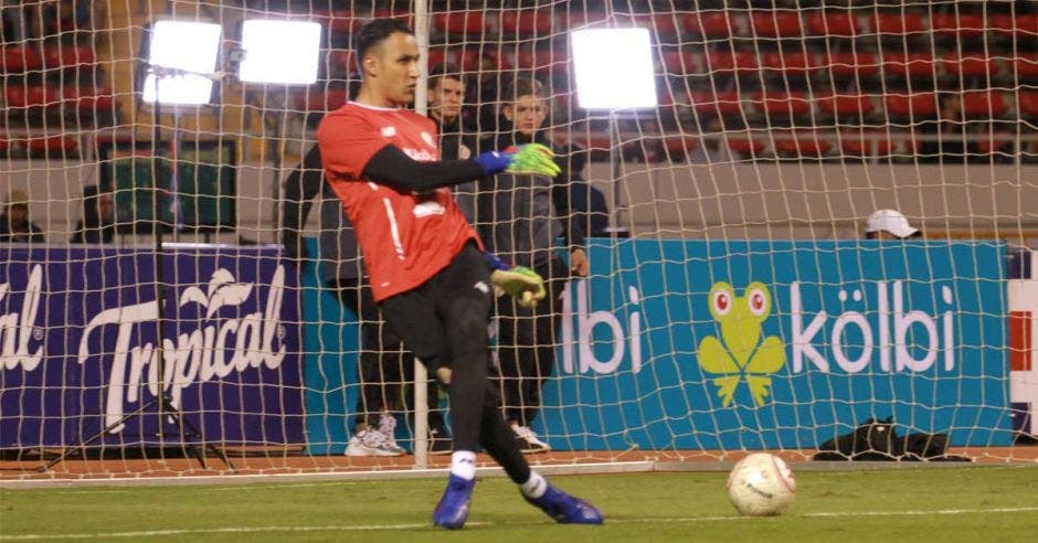 keylor navas con camisa de costa rica