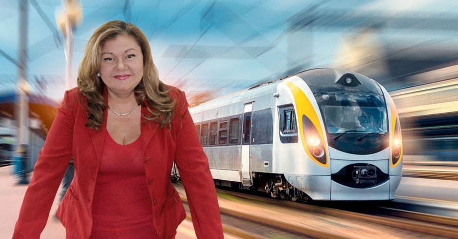 Elizabeth Briceño, presidenta del Incofer, lidera el proyecto del tren. Archivo/La República.