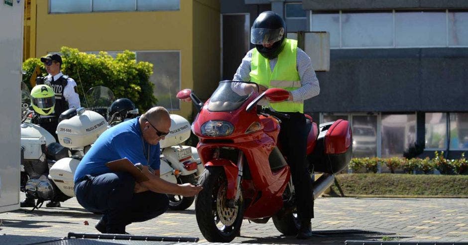 moto en inspección