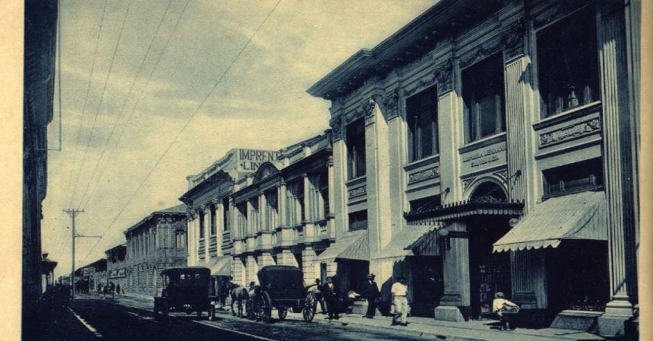 Foto antigua de la Librería Lehmann en San José