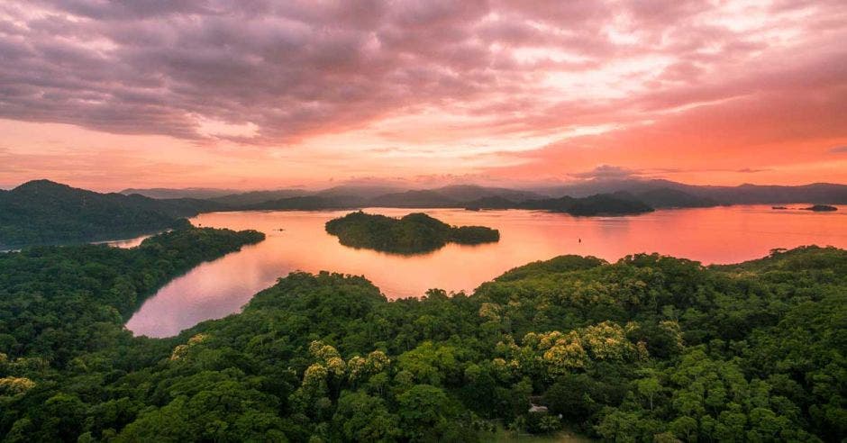 Atardecer en la península de Nicoya