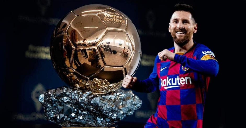 MESSI CELEBRA JUNTO AL BALÓN DE ORO