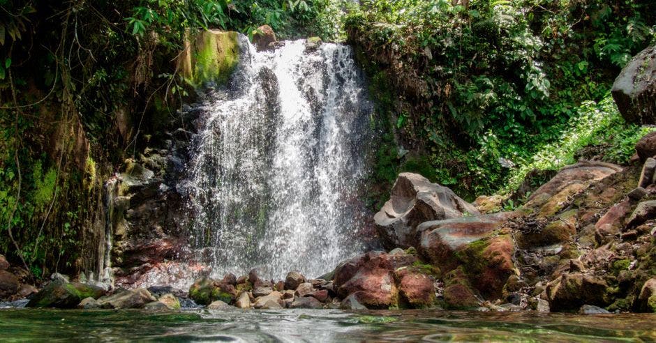 Una catarata en el sector de Rincón de la Vieja