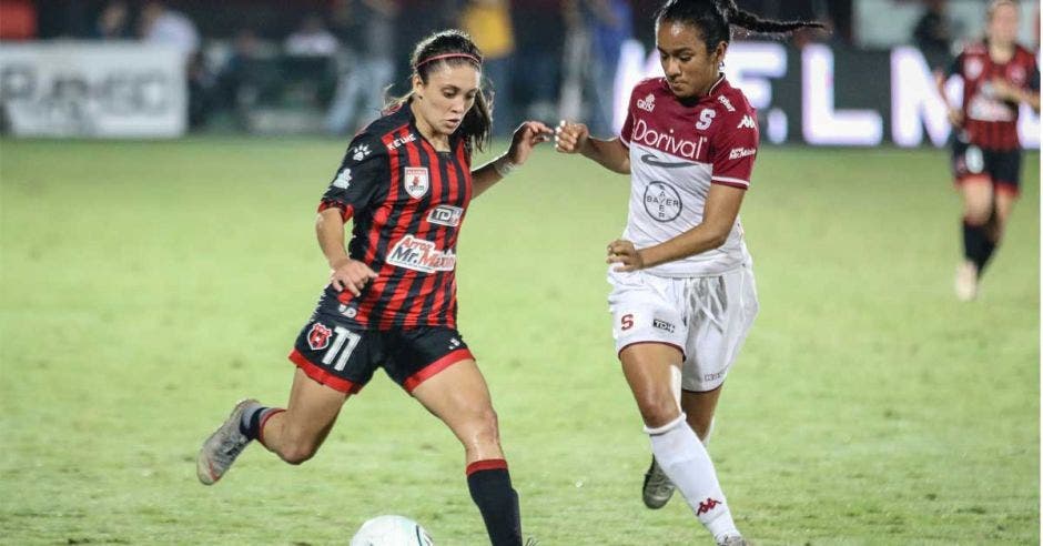 priscilla chinchilla y jugadora de saprissa