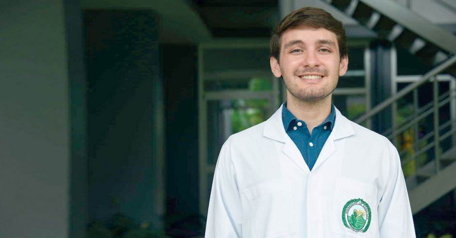 “El resultado no solo demuestra todo el esfuerzo que uno brinda por años, sino también el trabajo de la universidad”, dijo Diego Azúa, estudiante de medicina de la UCR. Cortesía/La República