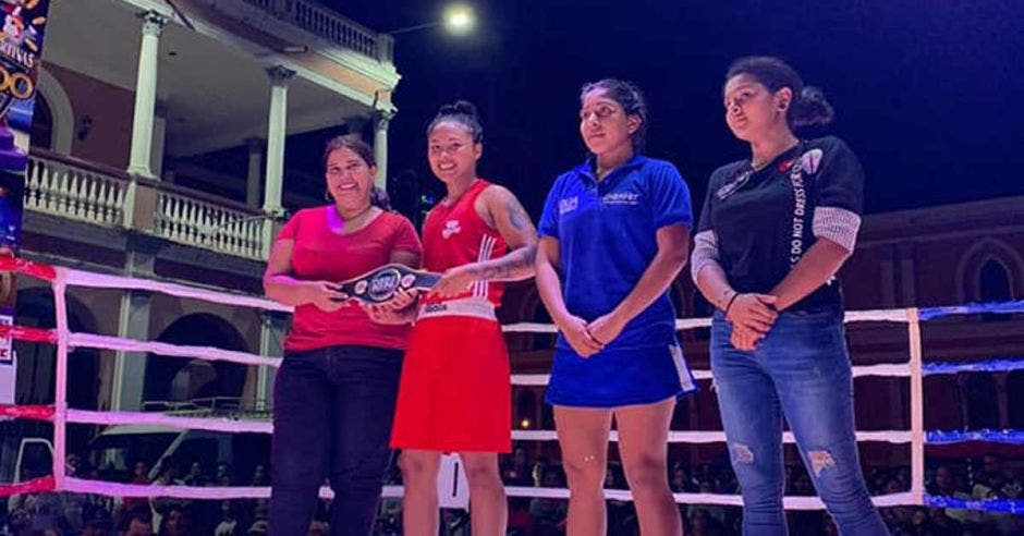 mujeres en el ring