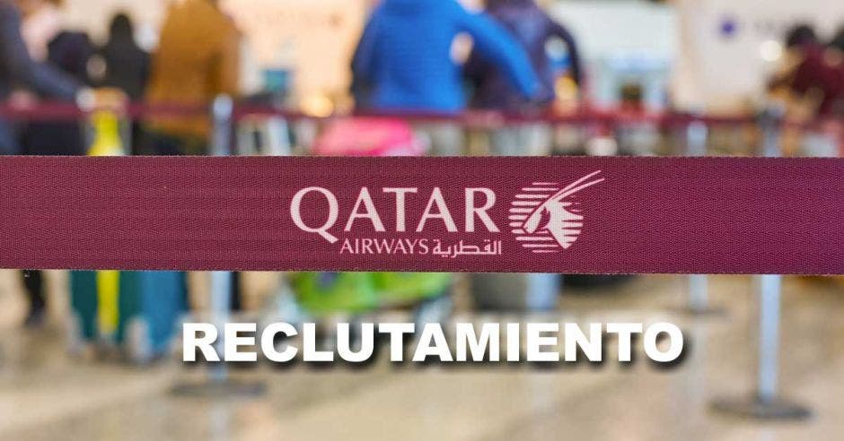 Cinta de Qatar Airways en una sala de espera