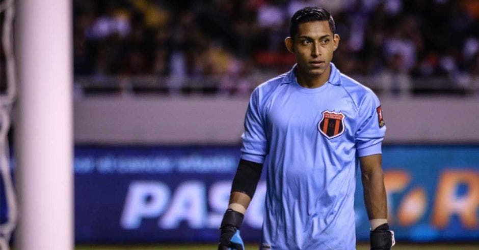 adonis pineda en alajuelense