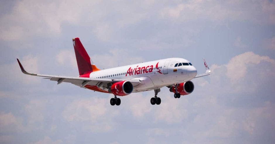 Un avión de la aerolínea avianca