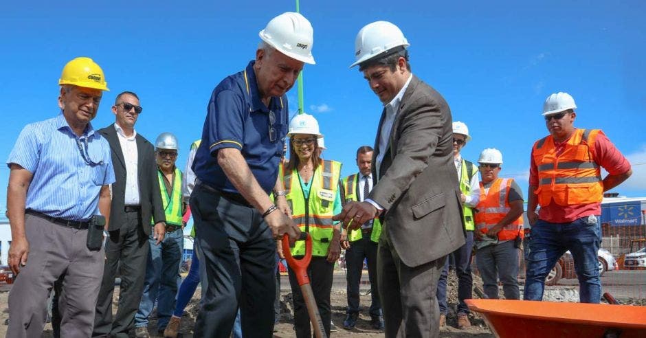 Rodolfo Méndez, ministro de Obras Públicas, destacó que en este momento hay unas 200 obras en curso en todo el país. Cortesía / La República