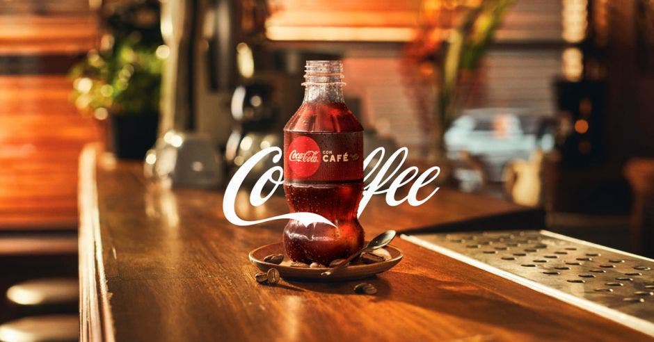 Botella de Coca Cola con Café