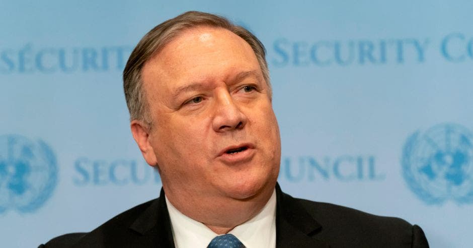 Mike Pompeo habla en el marco de un foro internacional