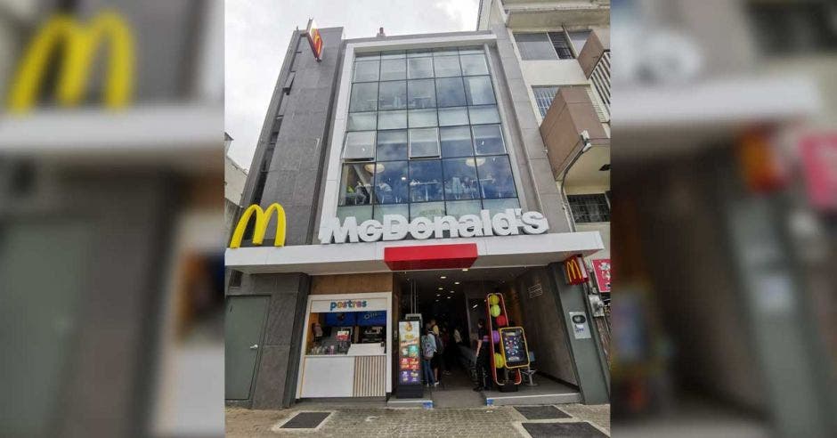 Un restaurante de la cadena McDonald's